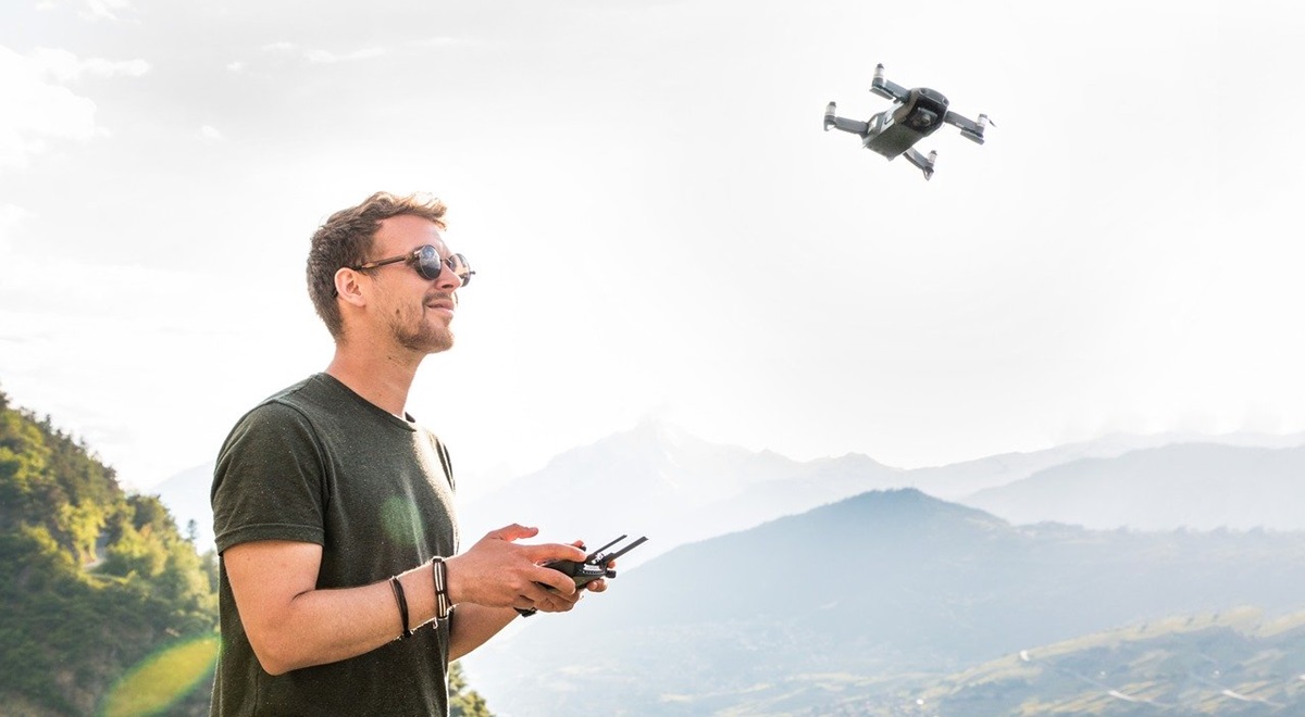 Partir en voyage avec son drone, quels pays les autorisent et les interdisent ? 
