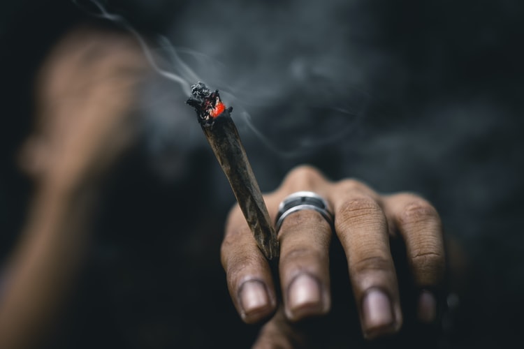 Cannabis, opiacés, cocaïne, la législation et les plus gros consommateurs au monde