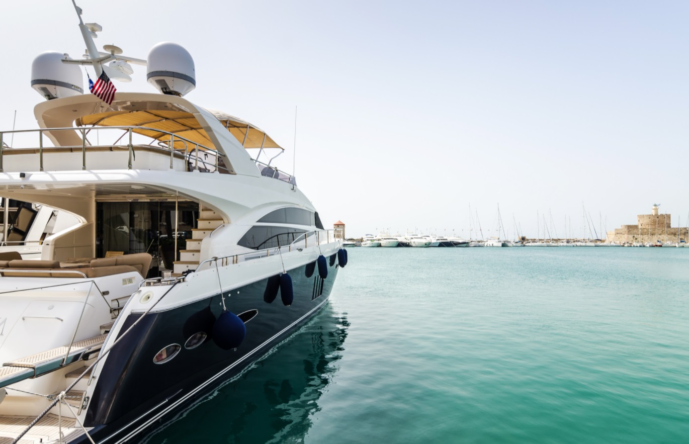 Vacances : pourquoi opter pour la location d’un yacht ?