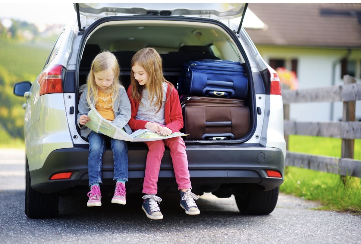 Révision et vidange de votre voiture : incontournables avant le départ !