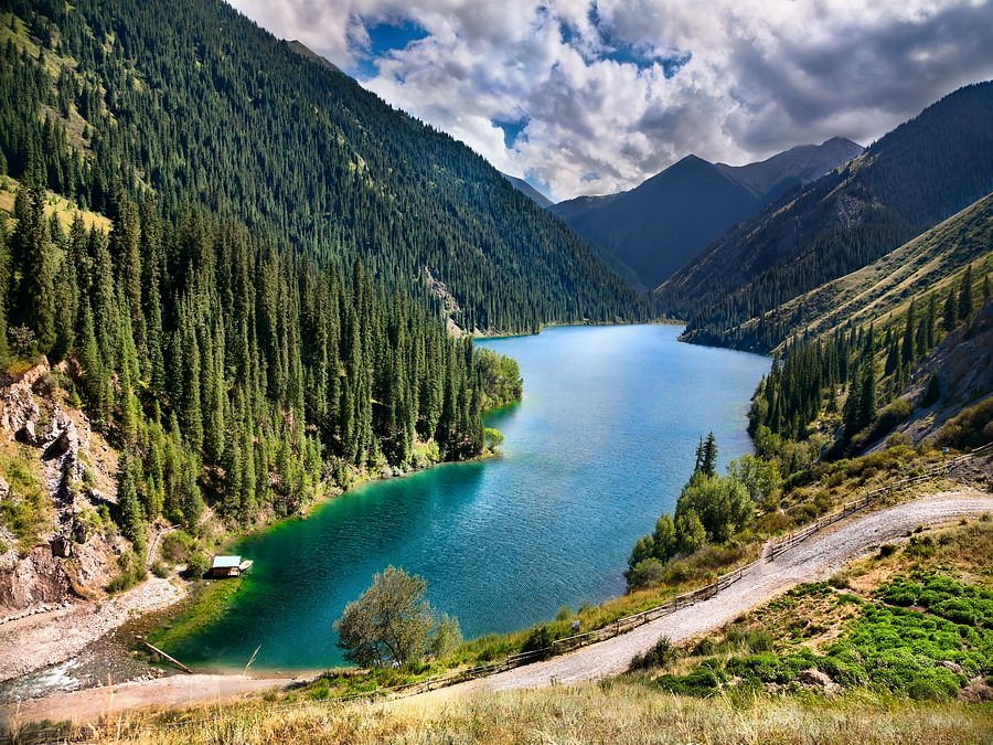 Les Ambassadeurs d’Asie Centrale célèbrent la publication d’un guide touristique au Kazakhstan