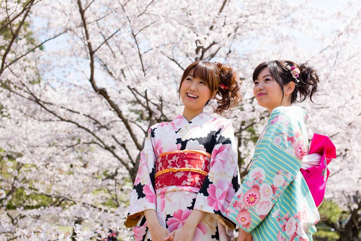 Jeunes femmes en yukata