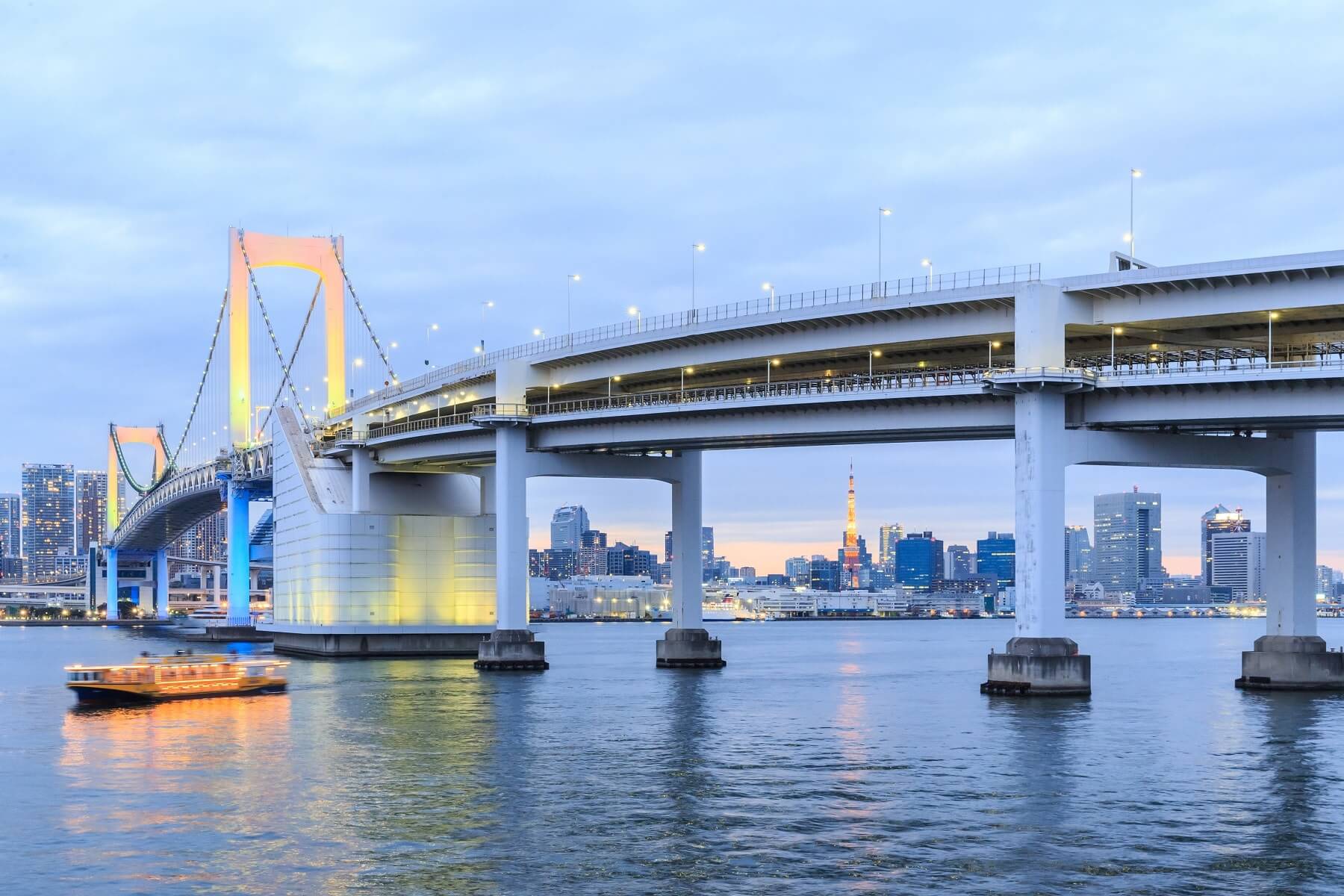 Rainbow bridge, Tokyo, Japon