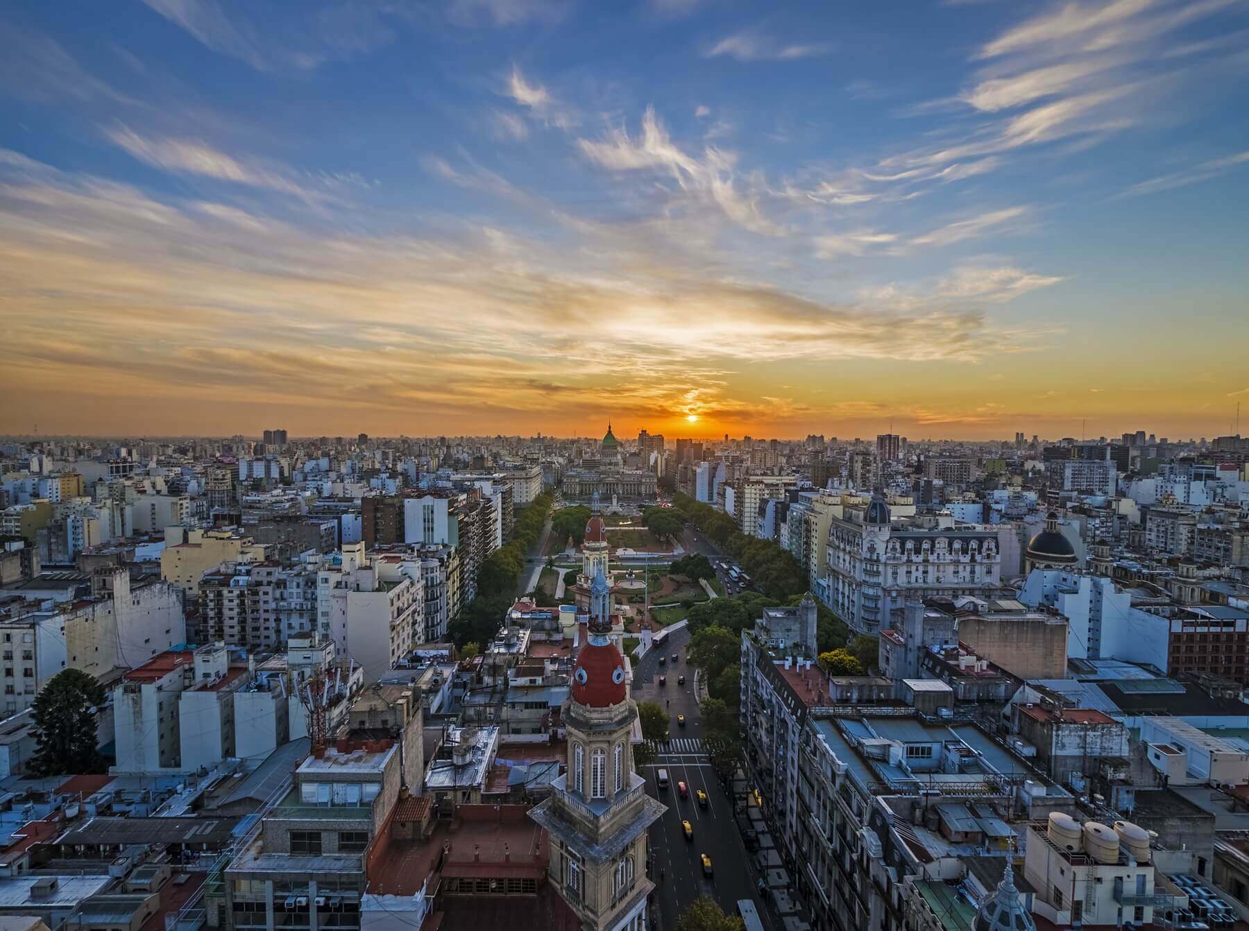 Il reste difficile d'obtenir un emploi correct en Argentine. Les salaires sont également bien plus b...